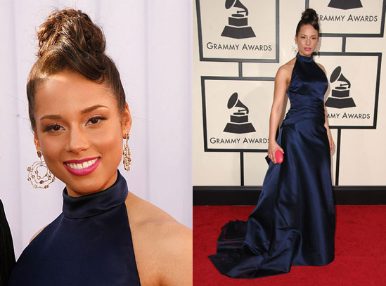 Alicia Keys went for an unusual color combination navy blue and bright