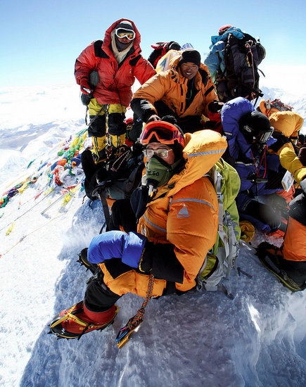 corpses on mount everest. Veteran Mt. Everest expedition