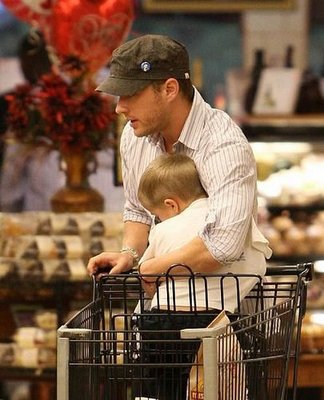 ryan phillippe reese witherspoon kids. Ryan Phillippe and his lil