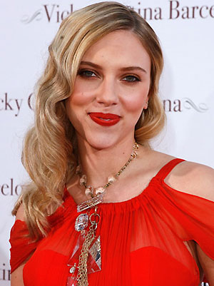 scarlett johansson red hair. Scarlett Johansson#39;s Red Lips