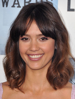 Jessica Alba hair bangs. Alba's new hair HOT or NOT? Leave a comment below!