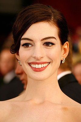 Anne Hathaway Makeup on Anne Hathaway
