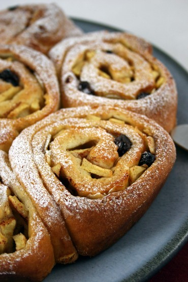  chelsea buns, cinnamon buns / Popular: recipe, cooking, hairstyles, 