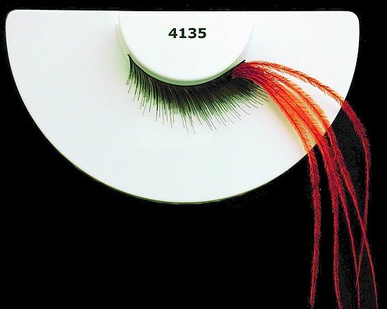 Feather_Tipped_Eyelashes_4135.preview.jpg