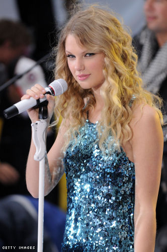 taylor swift hairstyles for prom. Taylor Swift Performs On NBC#39;s