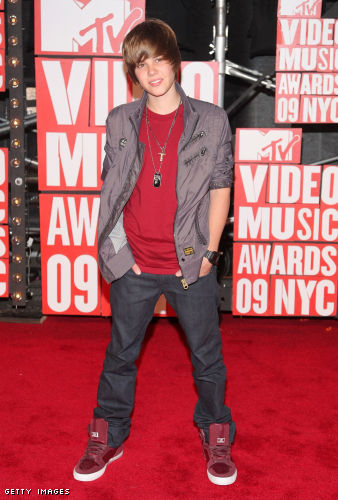 justin bieber dress style. Justin Bieber