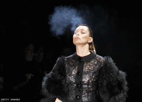 kate moss smoking paris fashion week. What do you think of Kate Moss